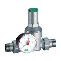 Редуктор Far 3/4* (НР-НР) хром, с манометром Редуктор Far 3/4* (НР-НР) хром, с манометром